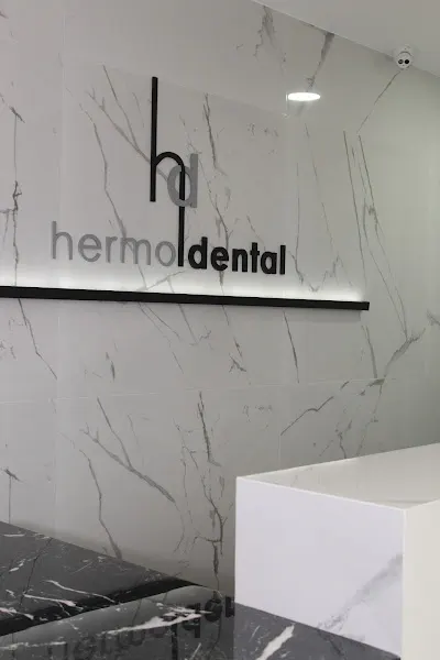 Hermo Dental - Clínica dental en Boiro