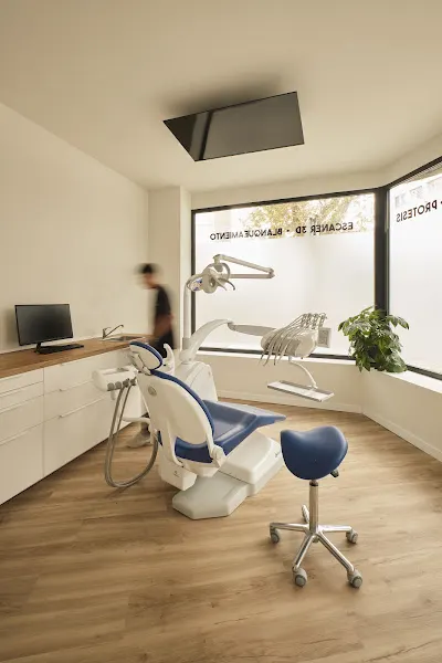 Ápice Dental. Clínica dental Oleiros