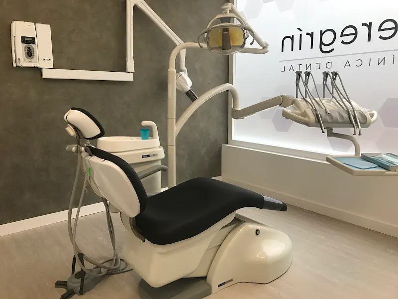 Clínica Dental Peregrín