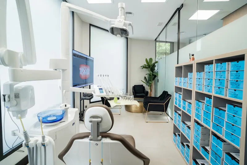 Clínica Dental Emilio Serrano López - La Roda