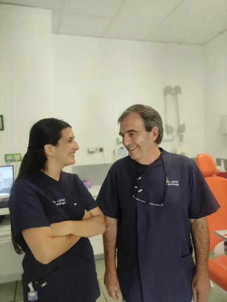Clínica Dental López Gil - Clínica dental en Villarrobledo - foto 2