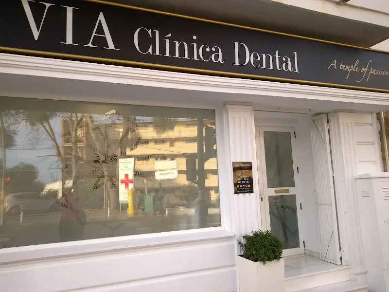 VIA CLINICA DENTAL ALTEA - Dentista en Altea - foto 2