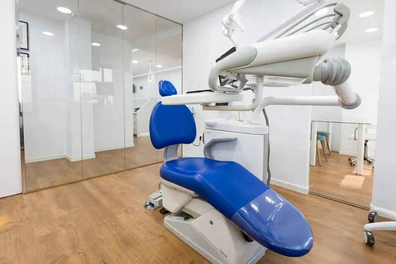 Clínica Dental Mosqueira - Alicante