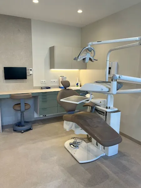 CLINICA DENTAL NOVAMARINA