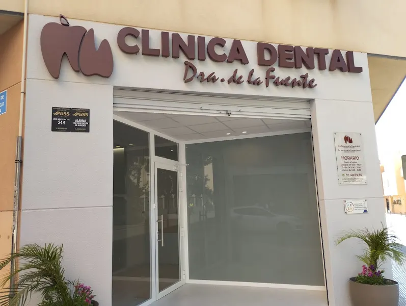 Clinica Dental Dra. de la Fuente. Clínica dental e implantes dentales en San Juan.