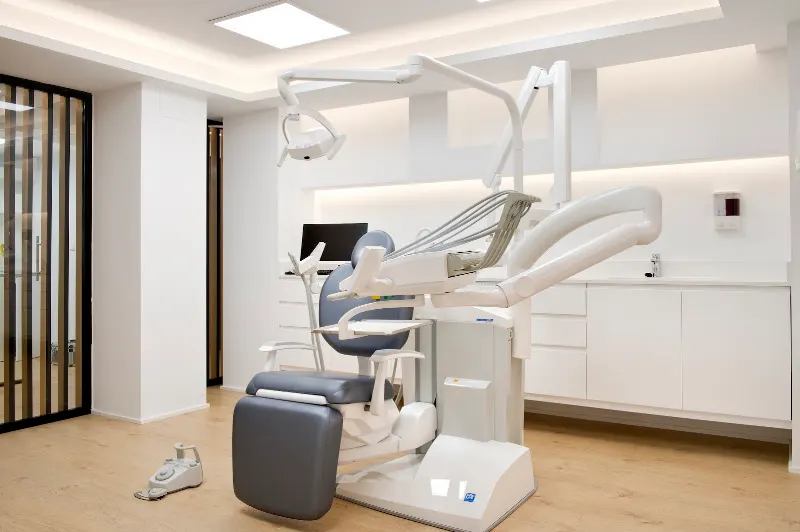 Escámez, clínica dental - Almería