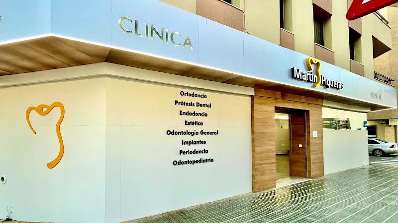 CLINICA DENTAL MARTÍN & PIQUERAS - MYPDENTAL - Clínica dental en Adra - foto 2
