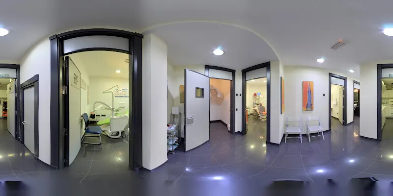 Clínica Roquetas Dental en Roquetas de Mar