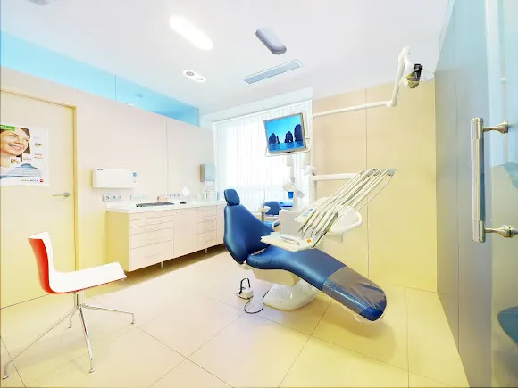 Clinica Dental Carlos Royo Garcia