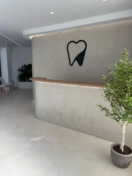 DENTAL CLINIC DR. ABEL MARTÍNEZ GAMBÍN - Clínica dental en Callosa de Segura - foto 2