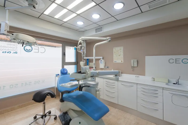 Centro de Especialidades Odontologicas Dr. Orts - Dentista en Santa Pola - foto 3