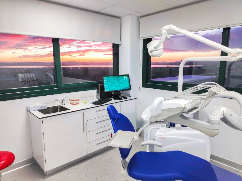Unidad Dental y Maxilofacial - Clínica Marta Vallés