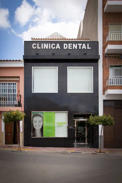 Leonor Navarrete Clínica Dental - Dentista en Huercal-Overa - foto 2