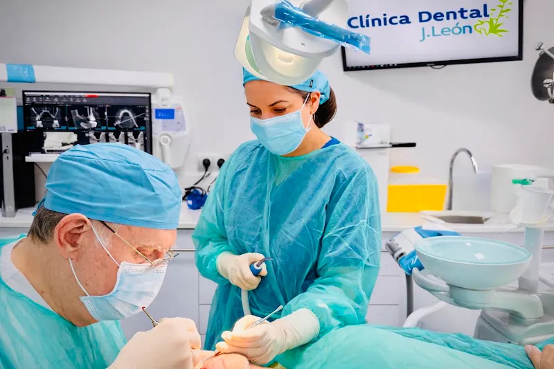 Clinica Dental J. Leon - Almería