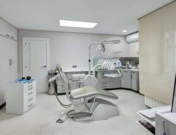 CLÍNICA DENTAL TERÁN