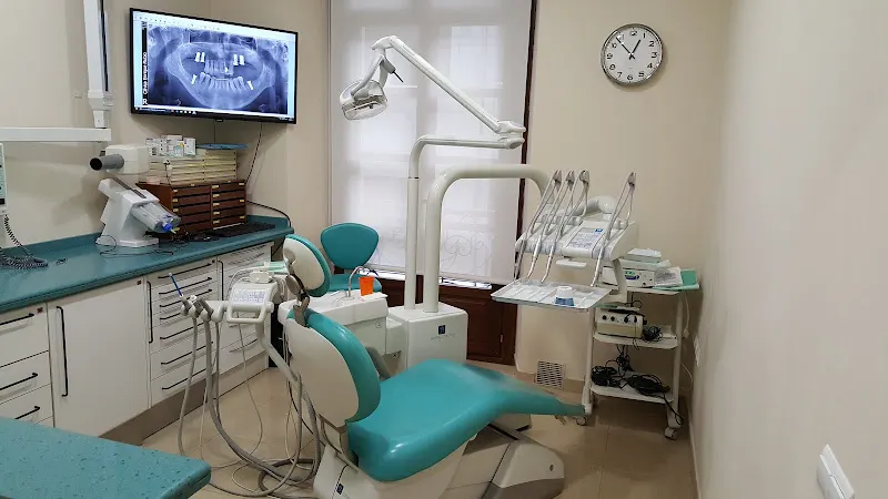 Clínica dental Dr. Enrique Rubio - Gijón