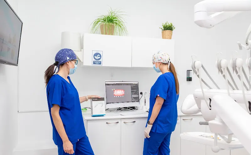 CLINICA DENTAL ODONTOFAM - Dentista Villaviciosa de Odón - Villaviciosa de Odón