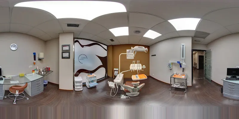 Clínica Dental César Simón Díaz Fernández
