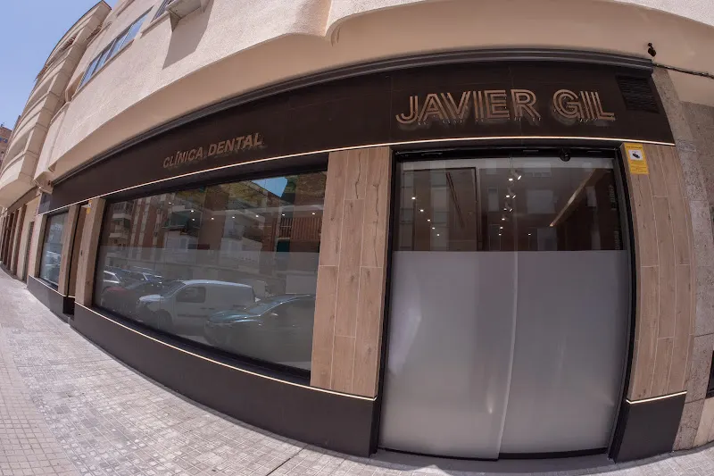 Centro Odontológico Gil - Clínica dental en Badajoz - foto 2