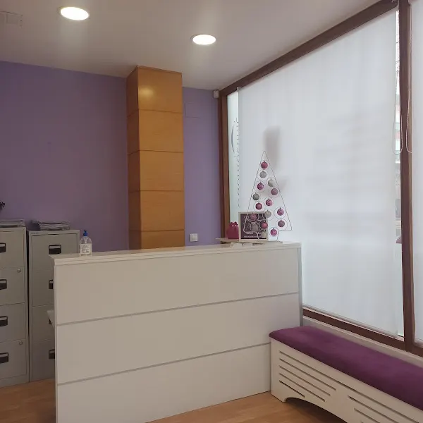Clínica de Estética Dental - ODONTOCLINIC - Dentista infantil en Badajoz - foto 2