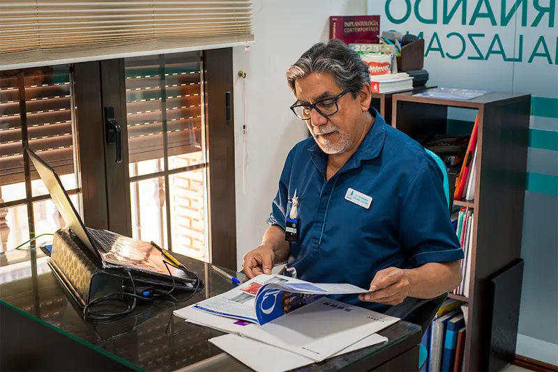Clínica Dental Fernando Molina Lazcano - Clínica Dental Almendralejo - Dentista en Almendralejo - foto 3