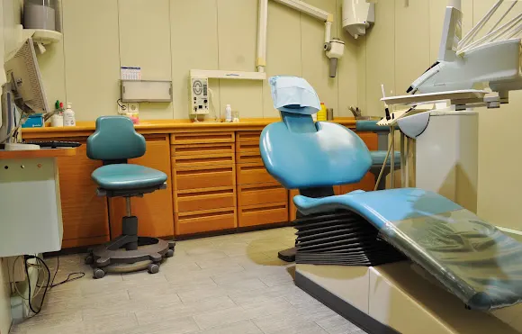 CLINICA DENTAL DR. ANTONI CAUHÉ.