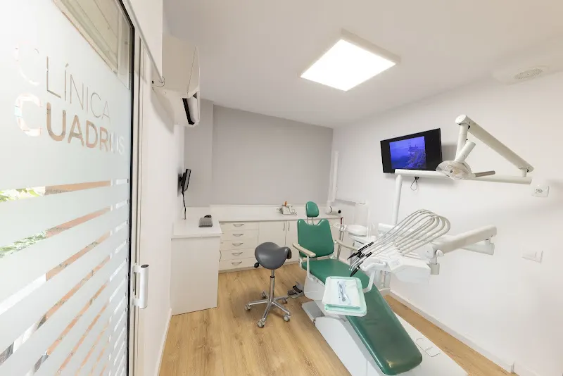 Clínica Dental Cuadros | Nou Barris Canyelles
