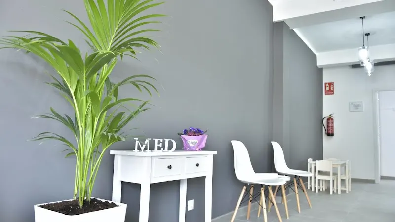 CLÍNICA DENTAL MED - Clínica dental en Viladecans - foto 2
