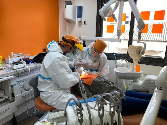 mèdic dental Tapia Chacón - Sant Vicenç dels Horts