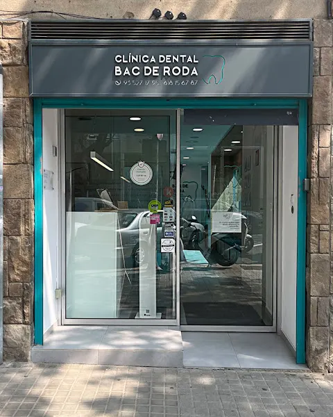 CLÍNICA DENTAL BAC DE RODA - Clínica dental en Barcelona - foto 3