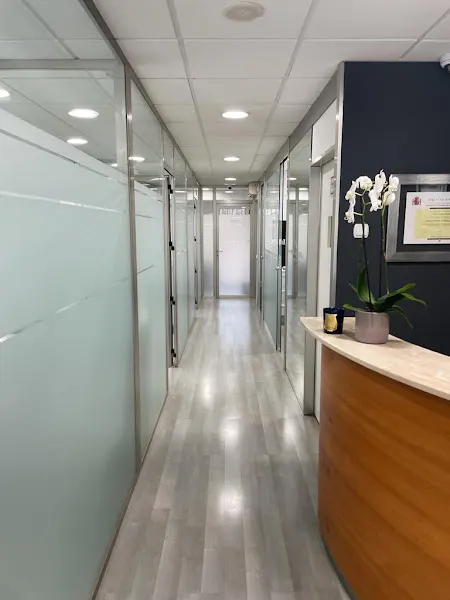 Clínica Ciurana - Dentista en Castelldefels - foto 3