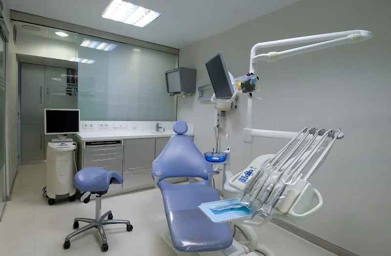 Clínica Dental Medina - Molins de Rei - Dentista en Molins de Rei - foto 3