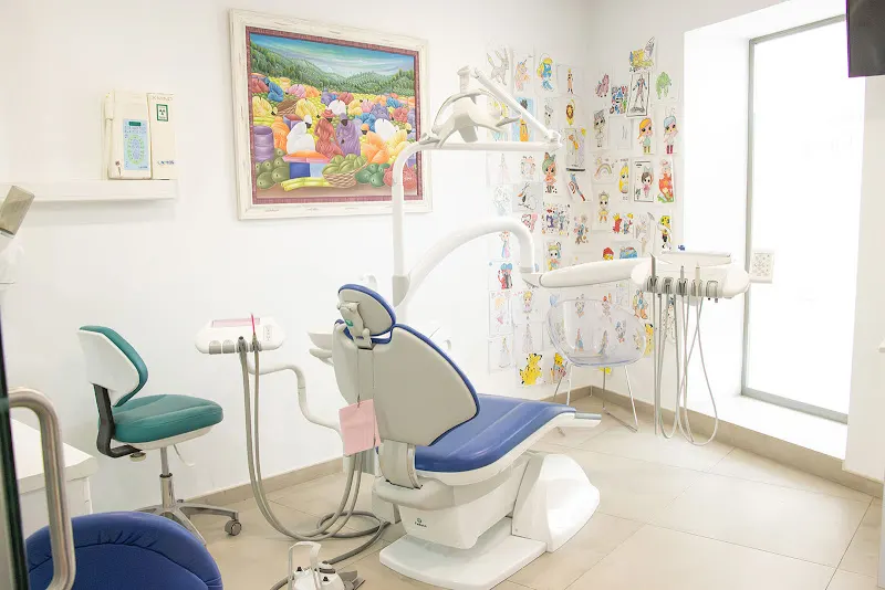 CLÍNICA DENTAL VILAMARXANT DRA. CLARAMUNT - Dentista en Vilamarxant - foto 2