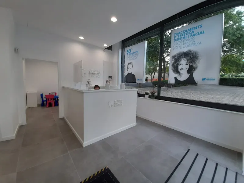 CENTRE ODONTOLÒGIC SANT BOI - Clínica dental en Sant Boi de Llobregat - foto 2