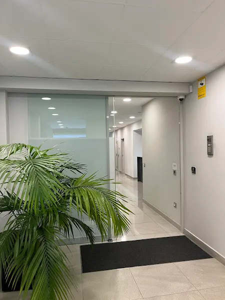Clínica Dental Dra. Rosa Maria Codina Massons - Clínica dental en Vic - foto 2