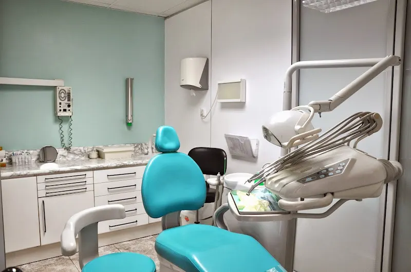 Clínica Dental Cantador Santa Perpetua - Clínica dental en Mollet del Vallès