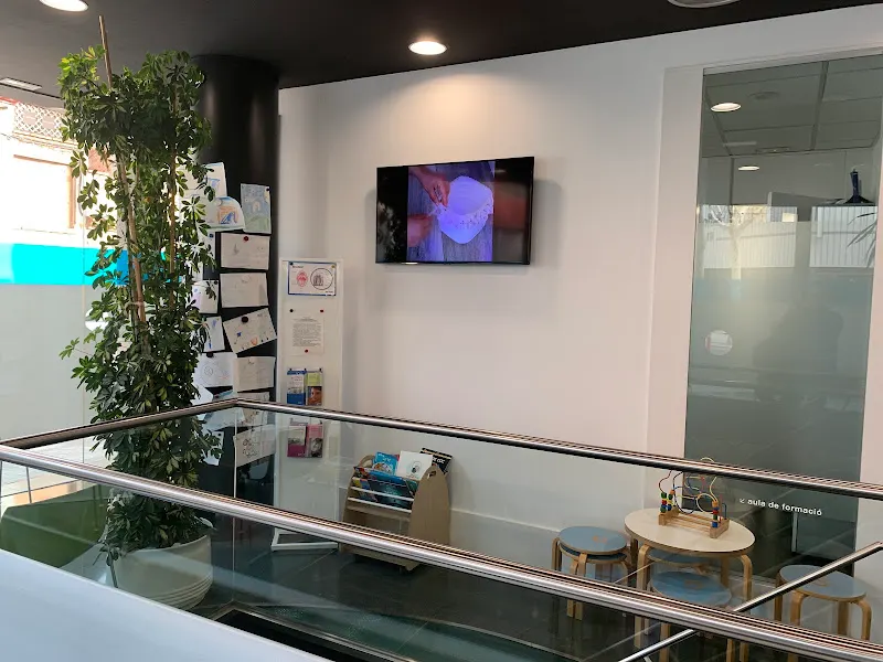 +salutDental: Sergi Torné Durán - Dentista en Igualada - foto 2