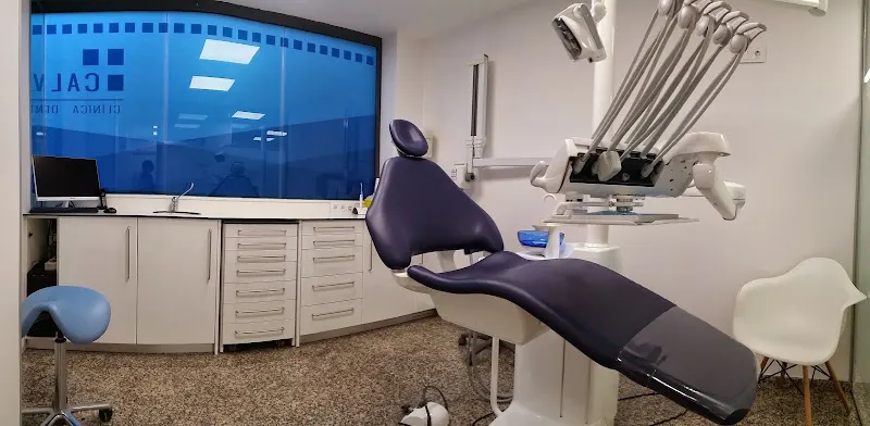 Calvo Clínica Dental - Dentista en Martorell - foto 2