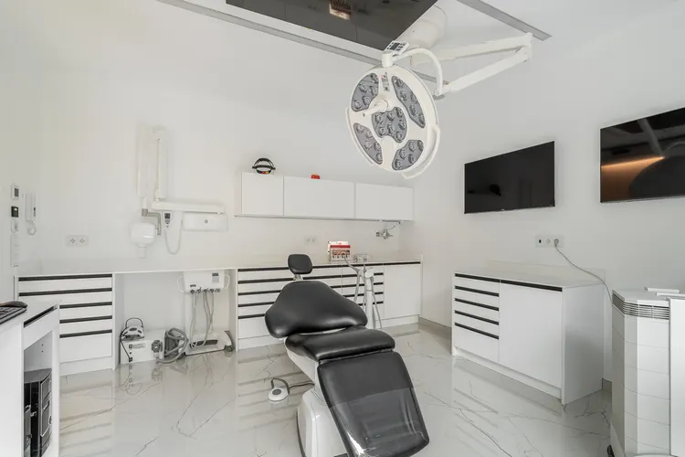 Clínica Dental Ballester · Tu dentista en Viladecans - Dentista en Viladecans - foto 3