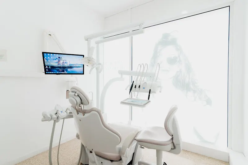 IMAclinic - Estudi dental i Estètic - Clínica dental en Sant Boi de Llobregat - foto 2