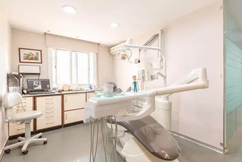 Cliredent Clínica Dental de El Prat de Llobregat. Desde 1983 cuidamos la salud bucal de nuestros pacientes.