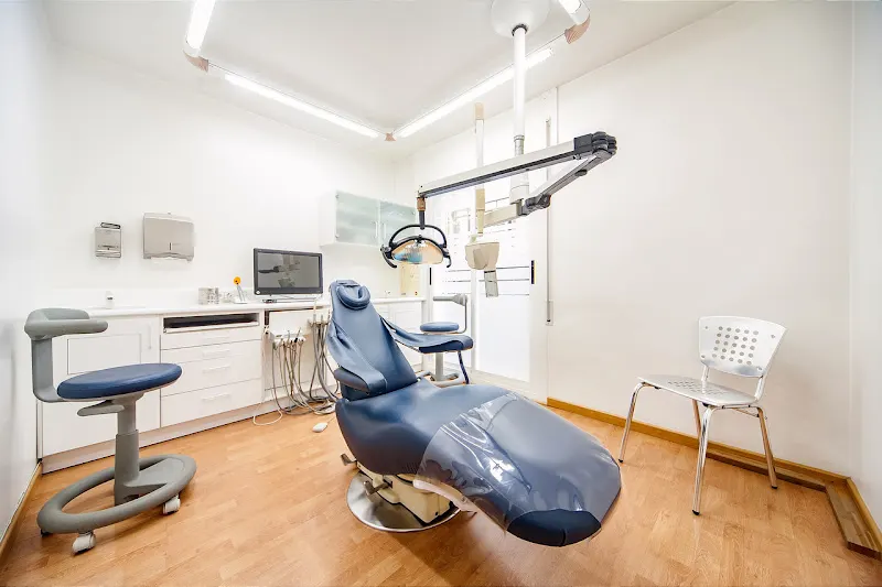Dental Pugach Clinic - Clínica dental en Castelldefels - foto 2