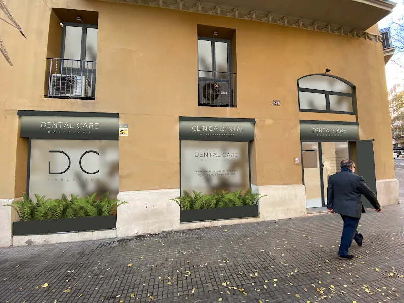 Dental Care Barcelona | Urgencias dentales | Ortodoncia | Implantes dentales