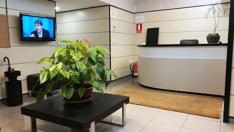 CLINICA DENTAL DR CHELA S.L. - Santa Coloma de Gramenet