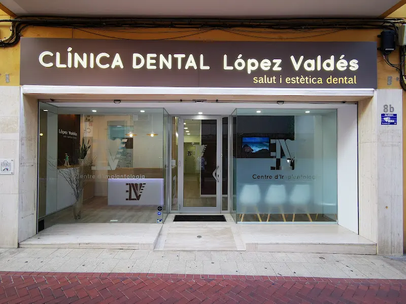 Clínica dental López Valdés. Salut i estètica dental en Gavà - Clínica dental en Barcelona - foto 2