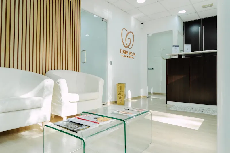 Clínica Dental Torre Roja