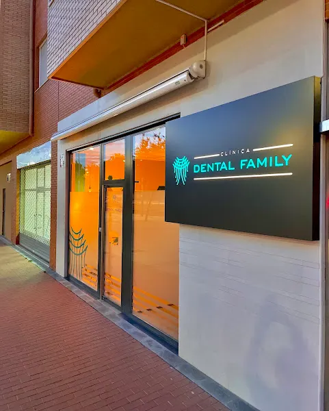 Clínica DENTAL FAMILY - Dentista en Aranda de Duero - foto 2