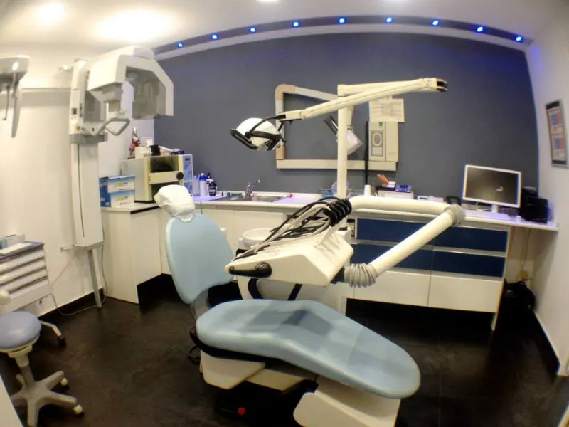 Clinica Dental & Estetica Dr. Saldaña
