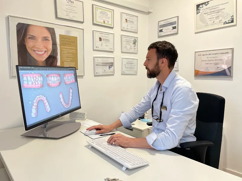 Ortodoncia Del Campillo - Invisalign - Dr. Agustín del Campillo - Clínica dental en Collado Villalba - foto 2