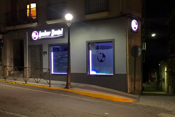 CLINICA DENTAL AZAHAR DENTAL JARAIZ DE LA VERA - Plasencia